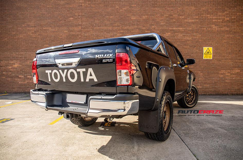 TOYOTA HILUX 4WD GRENADE OR MATTE BRONZE WITH MATTE BLACK LIP